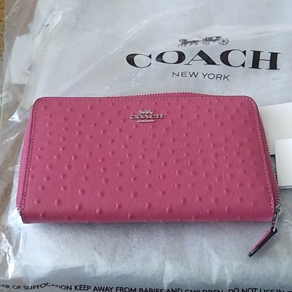 Coach F39885 Embossed Continental Wallet, SV/Strawberry - Picture 3 of 6